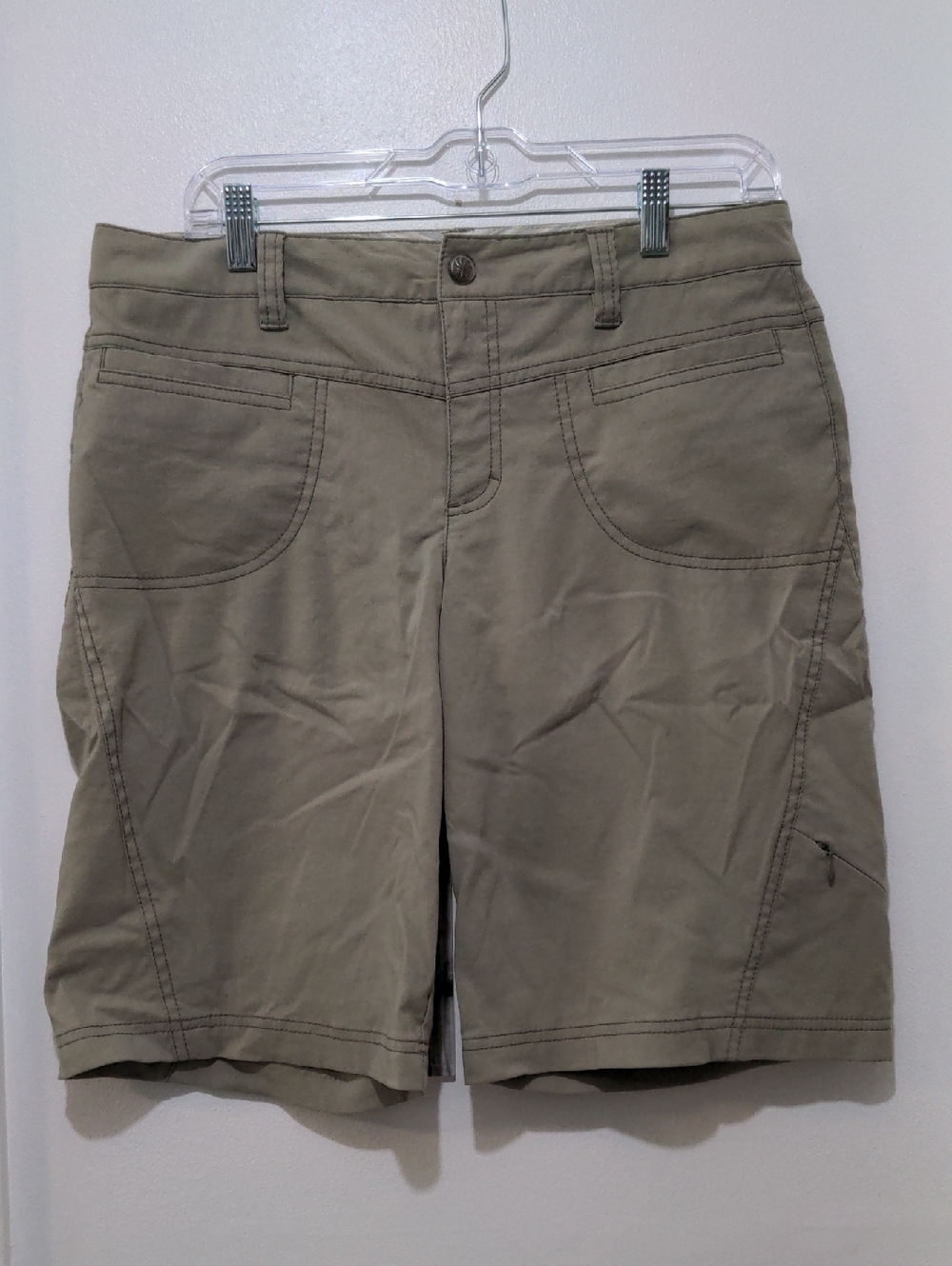 VGUC Athleta Dipper Bermuda Shorts